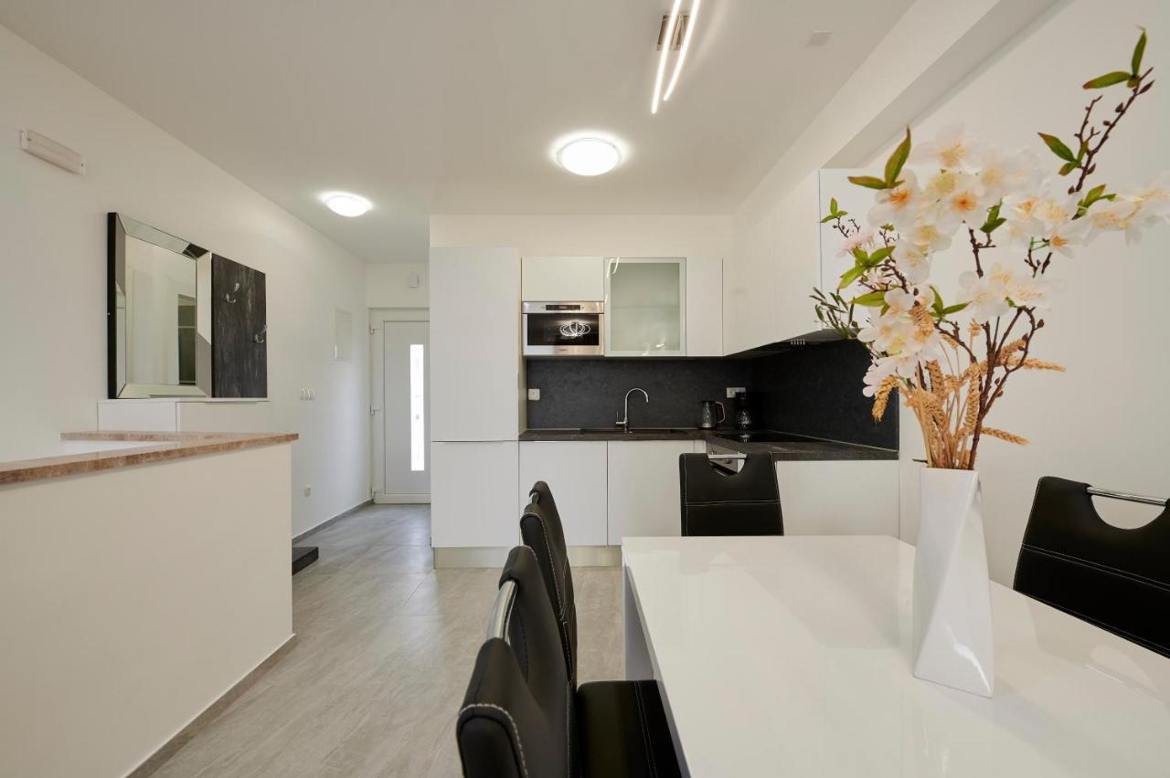 Apartment Gaby 3 Trogir Buitenkant foto